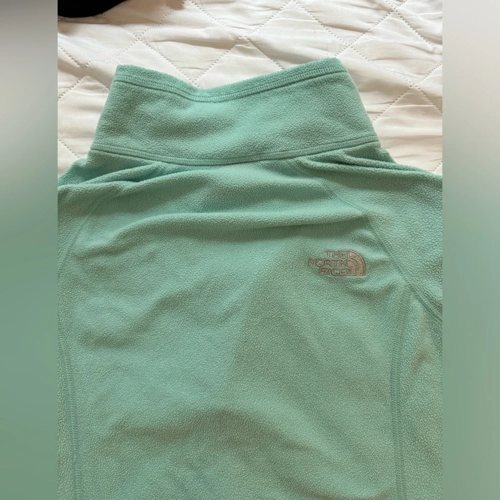North Face Half Zip - Picture 6 of 7